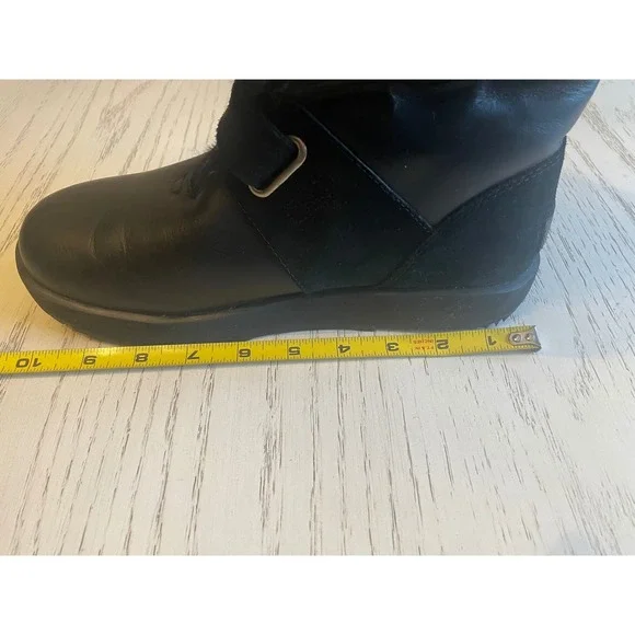 UGG Australia Black Leather Suede Shearling Lined Boots Women's Size 7 - Picture 7 of 7